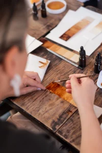 Pinceladas del taller de acuarela con café